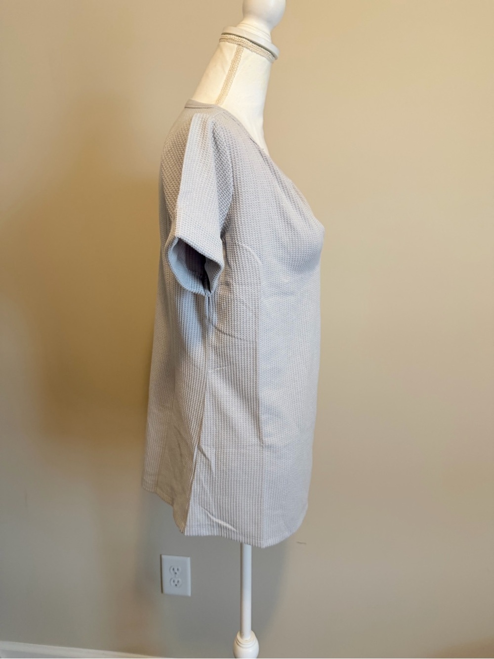 Zenana Waffle Knit short sleeve v neck T-shirt woman's size small gray NIB - Picture 7 of 9